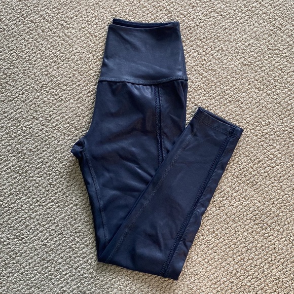 Beyond Yoga Leggings 🧘♂️ - Picture 2 of 6